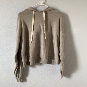 Woman’s cropped sweatshirt
